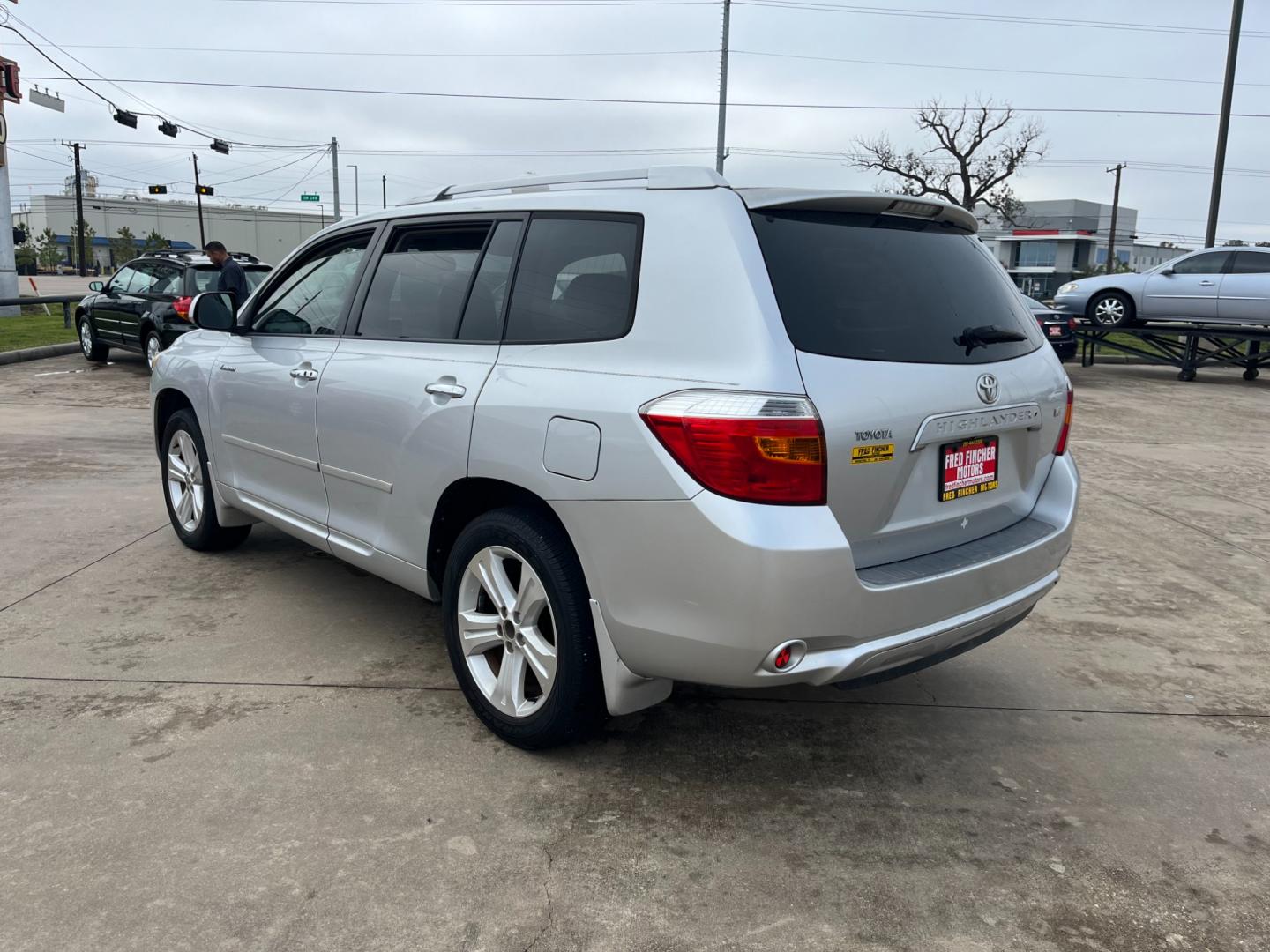 2008 SILVER /gray Toyota Highlander (JTEDS42A882) , Automatic transmission, located at 14700 Tomball Parkway 249, Houston, TX, 77086, (281) 444-2200, 29.928619, -95.504074 - Photo#4